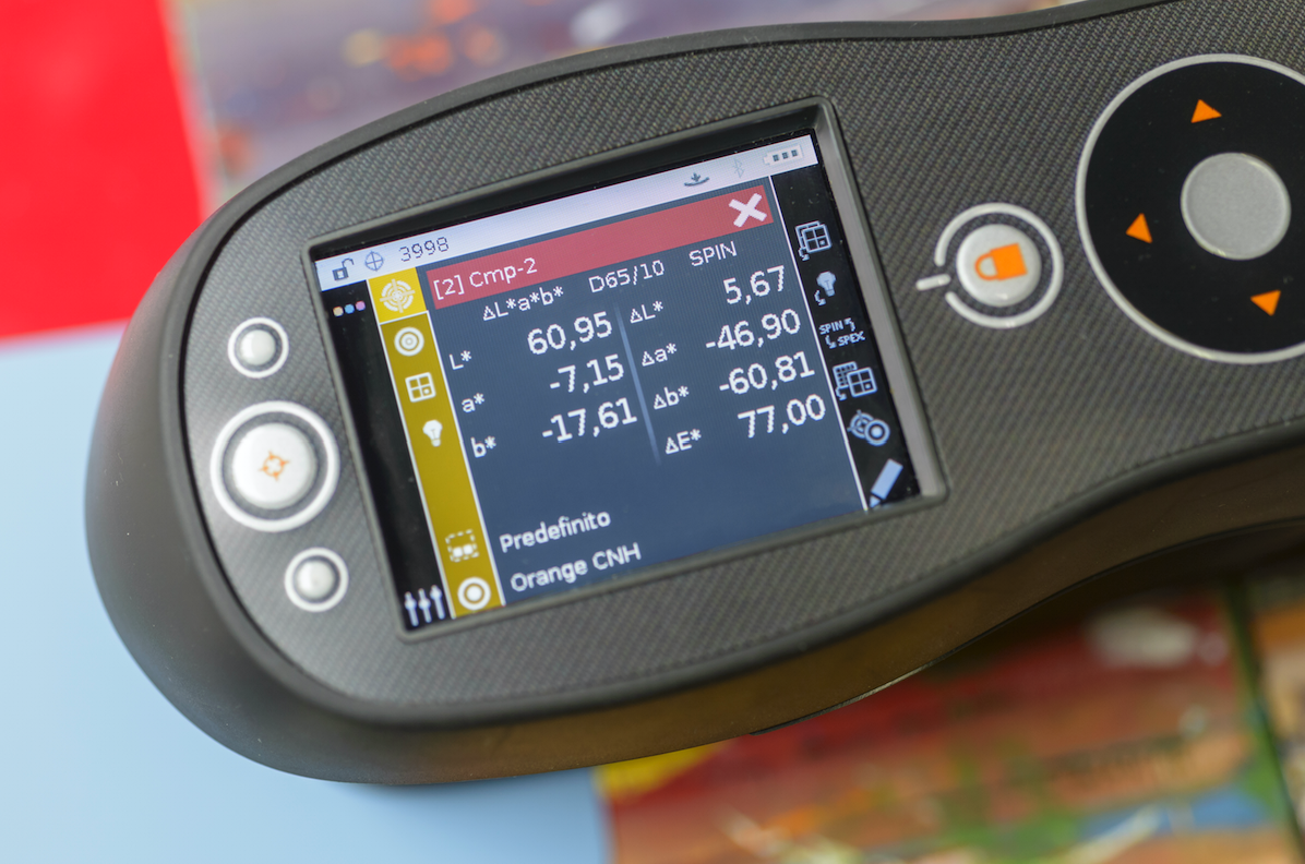 The X-Rite Ci64 is an excellent choice for packaging workflows that include metallized surfaces