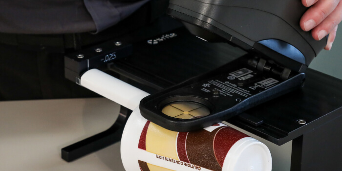 How to measure the color of cups and cylinders | X-Rite Solutions