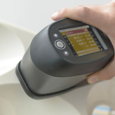 Ci6X Handheld Spectrophotometer In Use